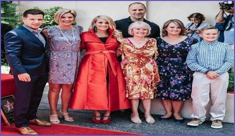 Carrie Underwood and her down-to-earth family